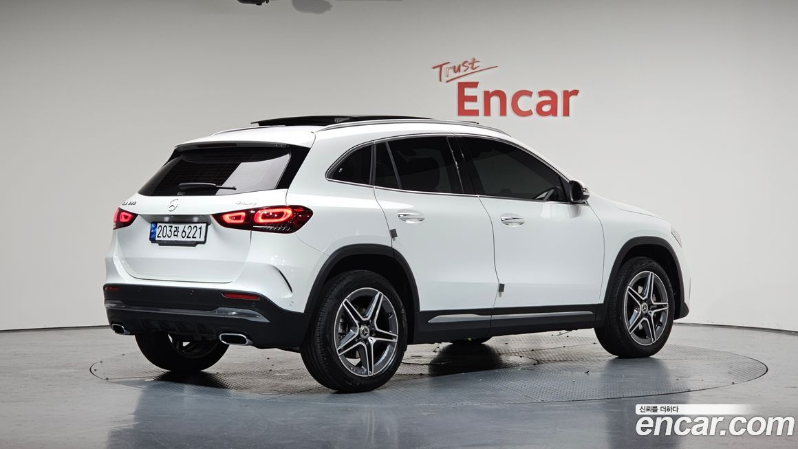 Mercedes-Benz GLA-Class GLA250 4MATIC, 2023