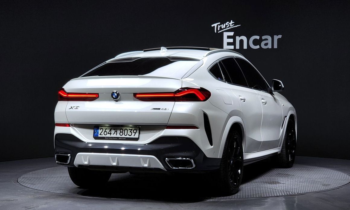 BMW X6 xDrive40i M Sport, 2022