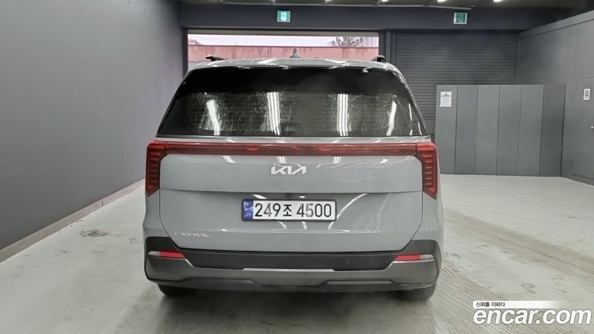 Kia Carnival 7-Seater Gravity, 2025