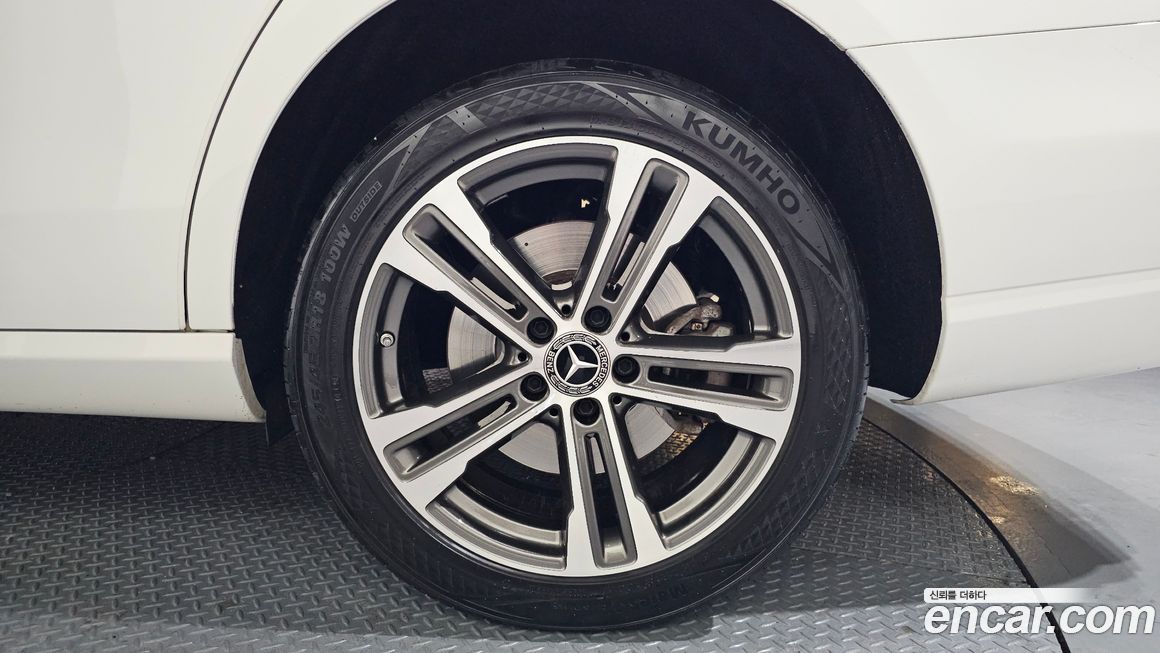 Mercedes-Benz E-Class E350 4MATIC Avantgarde, 2022