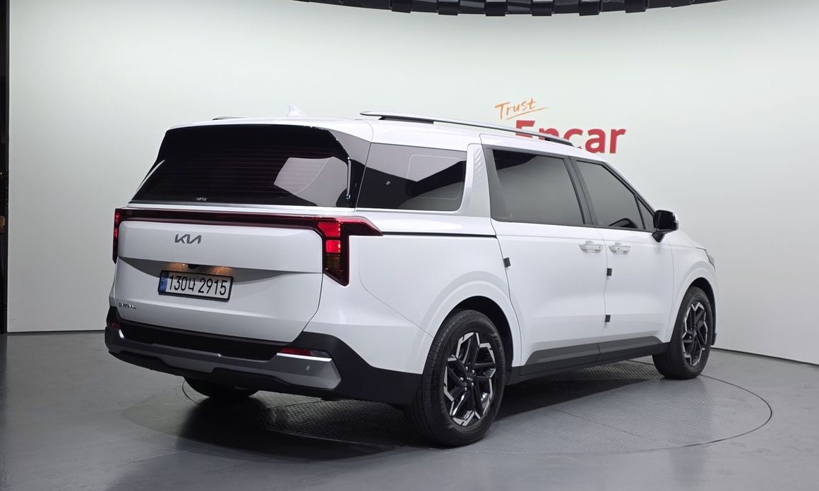 Kia Carnival 9-Seater Prestige, 2024