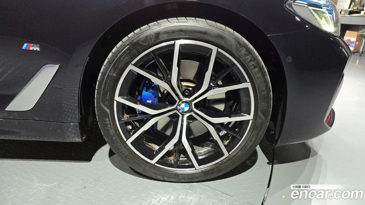 BMW 5-Series 530i M Sport Package, 2023