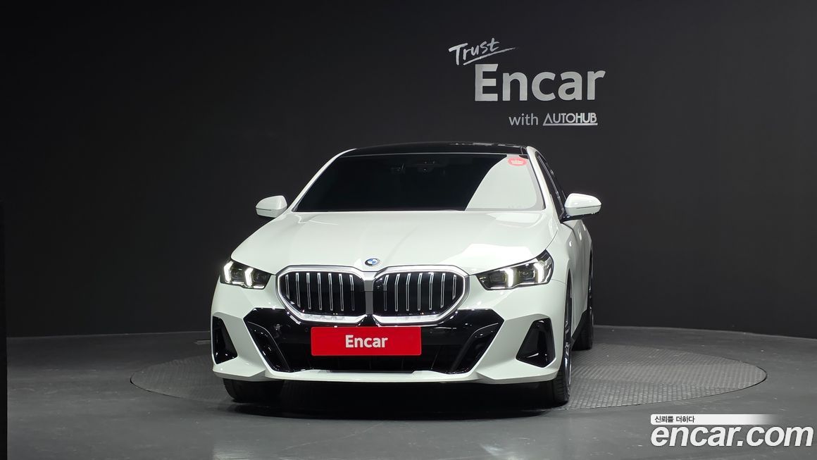 BMW 5-Series 520i M Sport, 2025