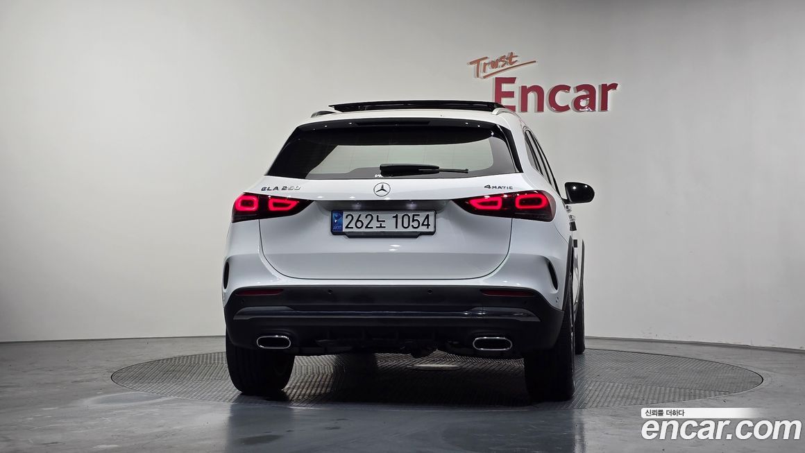 Mercedes-Benz GLA-Class GLA250 4MATIC, 2023