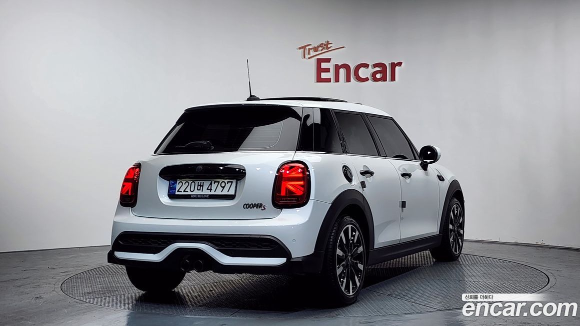 Mini Cooper Classic, 2023