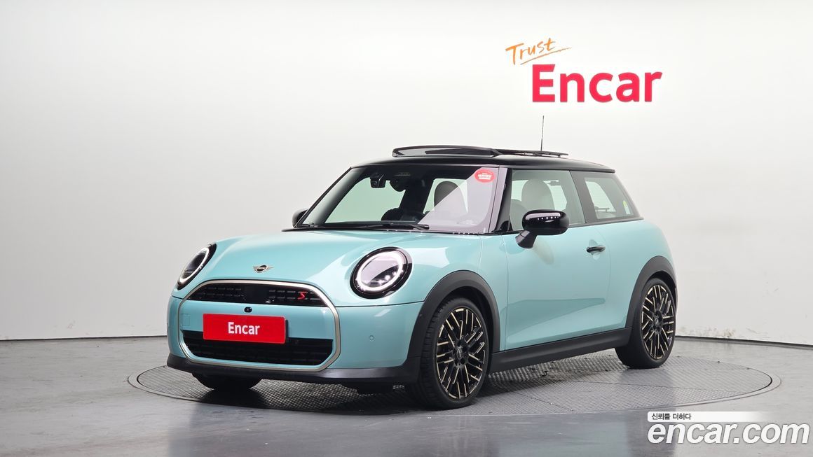 Mini Cooper Favoured, 2025