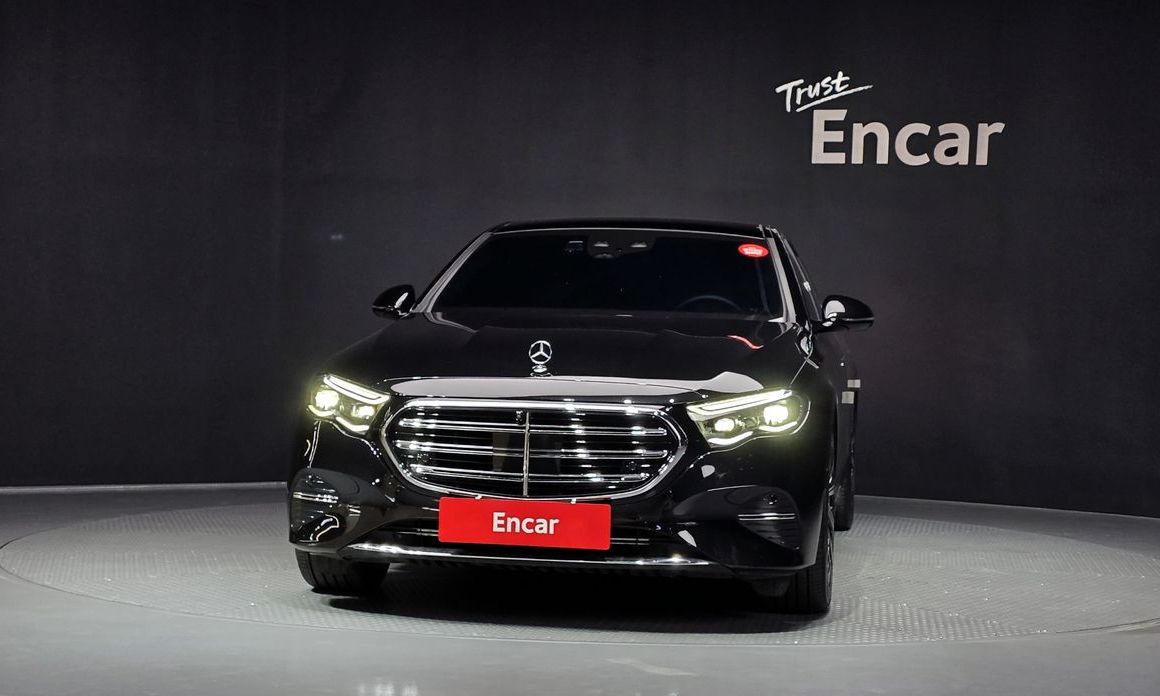 Mercedes-Benz E-Class E300 4MATIC Exclusive, 2024