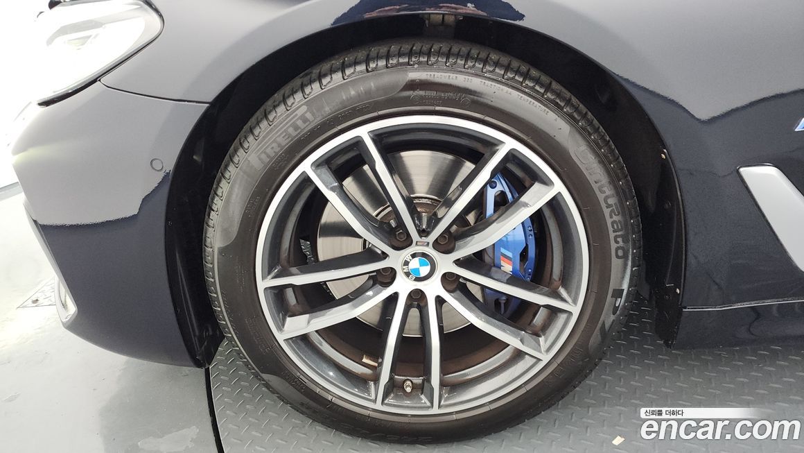 BMW 5-Series 520i M Sport, 2022