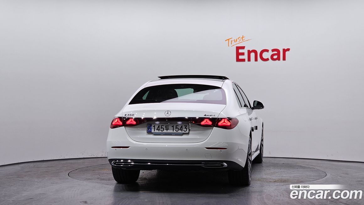 Mercedes-Benz E-Class E300 4MATIC Exclusive, 2025