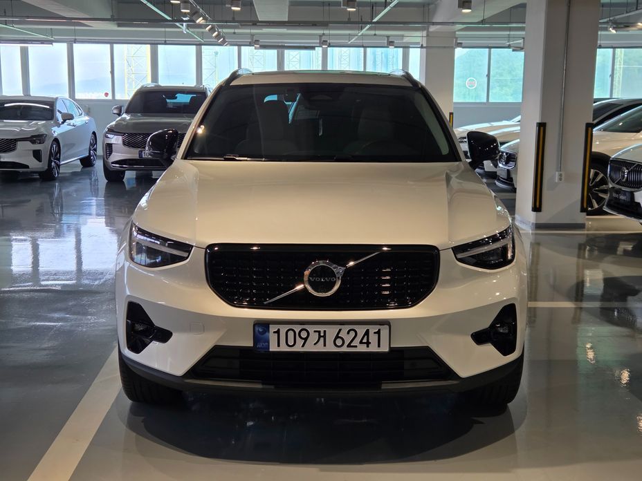 Volvo XC40 B4 Ultra Dark, 2026