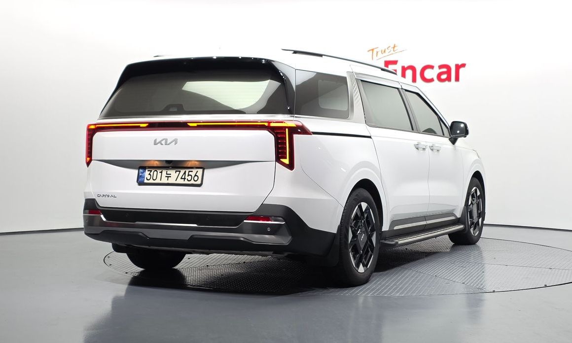 Kia Carnival 7-Seater Signature, 2024