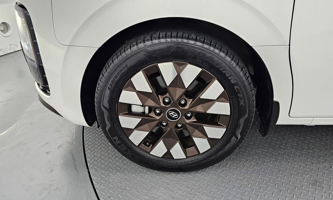 Hyundai Staria 2WD Camping Car, 2024
