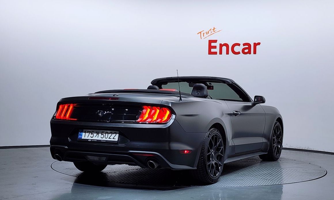 Ford Mustang Convertible, 2022
