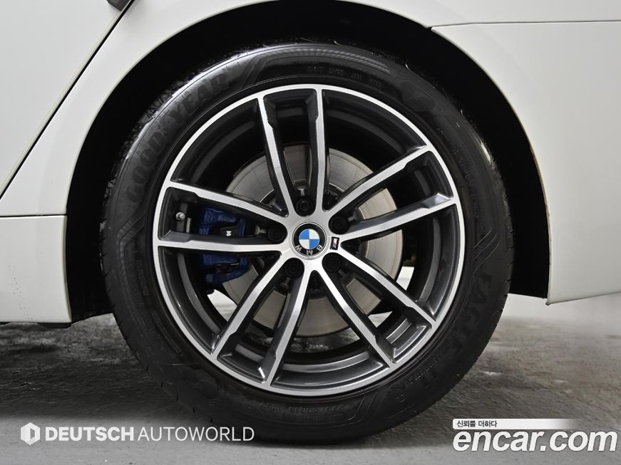 BMW 5-Series 520i M Sport, 2023