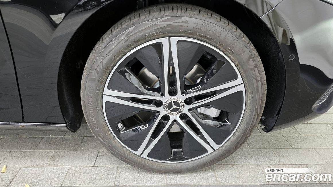 Mercedes-Benz A-Class A220 Sedan, 2025