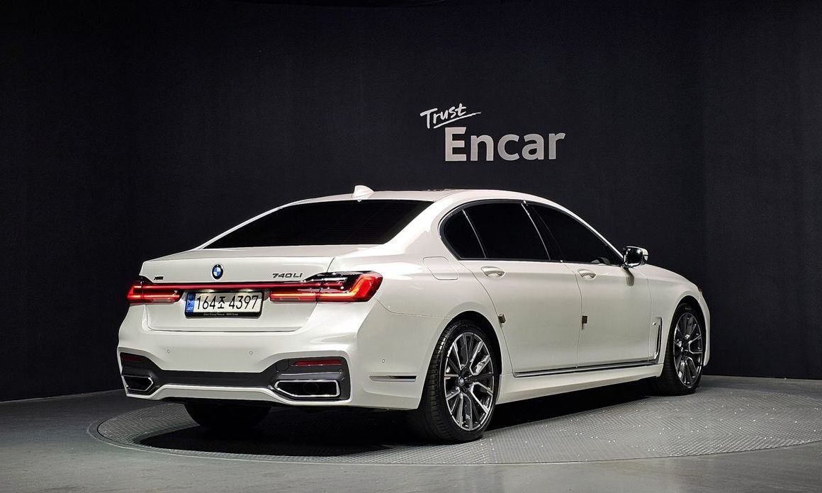 BMW 7-Series 740Li xDrive M Sport Package, 2022