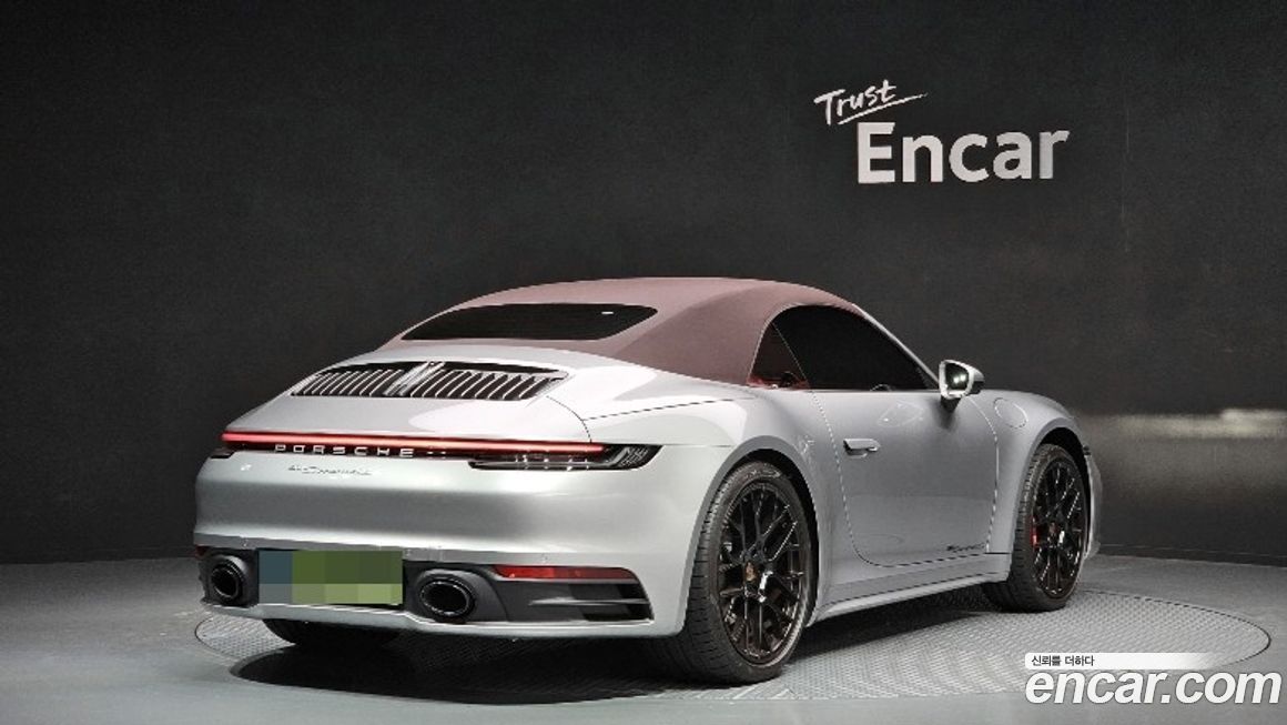 Porsche 911 Carrera 4S Cabriolet, 2024
