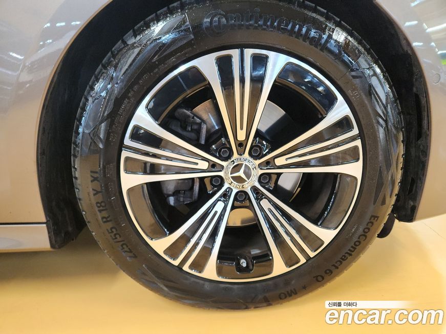 Mercedes-Benz E-Class E200 Avantgarde, 2025