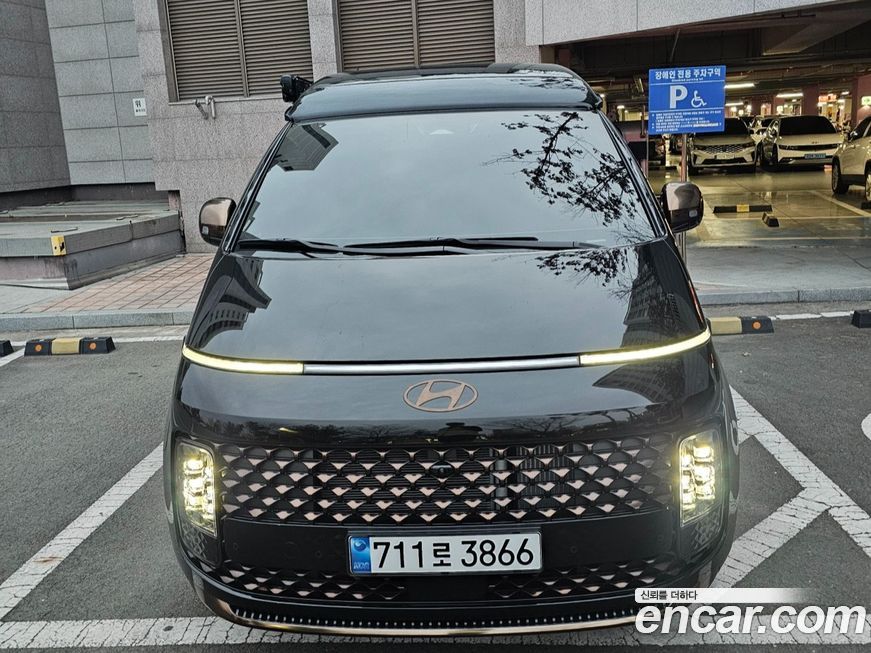 Hyundai Staria 2WD Camping Car, 2025