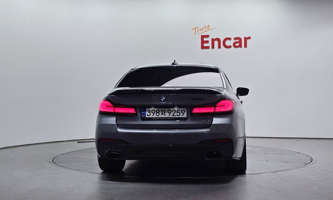 BMW 5-Series 520i M Sport, 2023