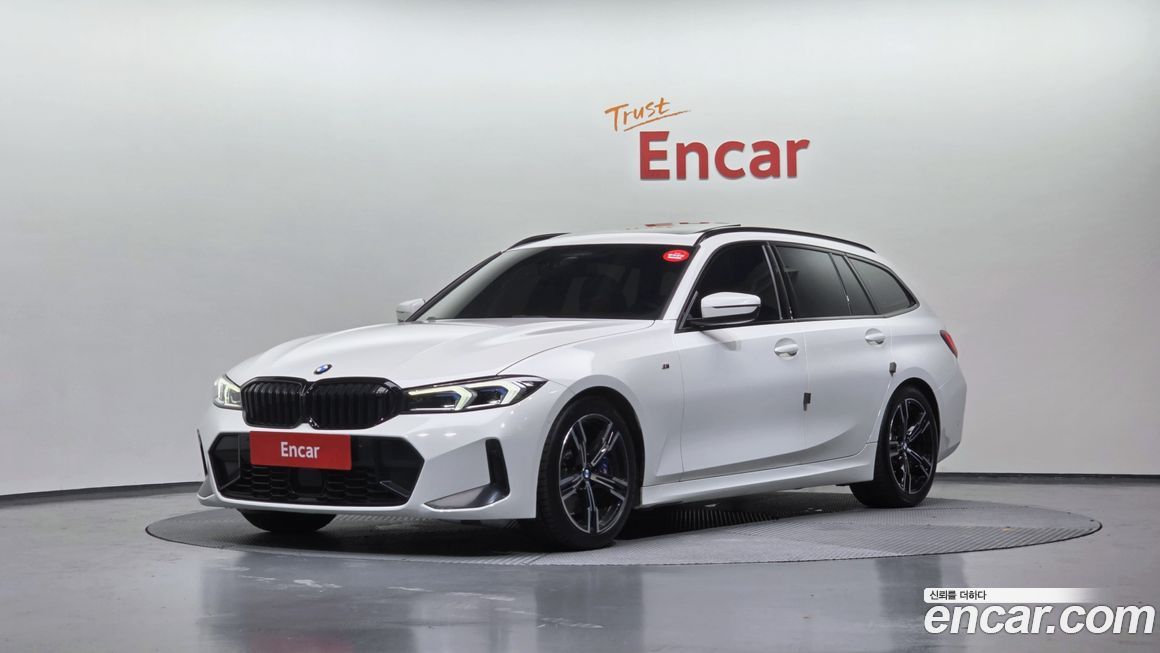 BMW 3-Series 320i Touring M Sports, 2023