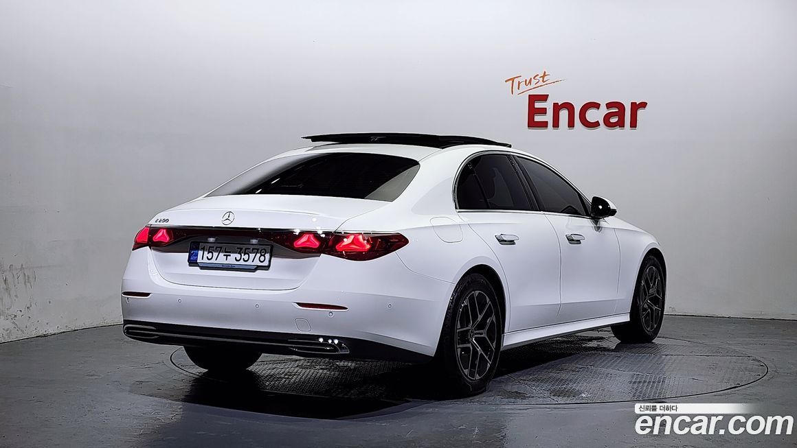 Mercedes-Benz E-Class E200 Avantgarde, 2024