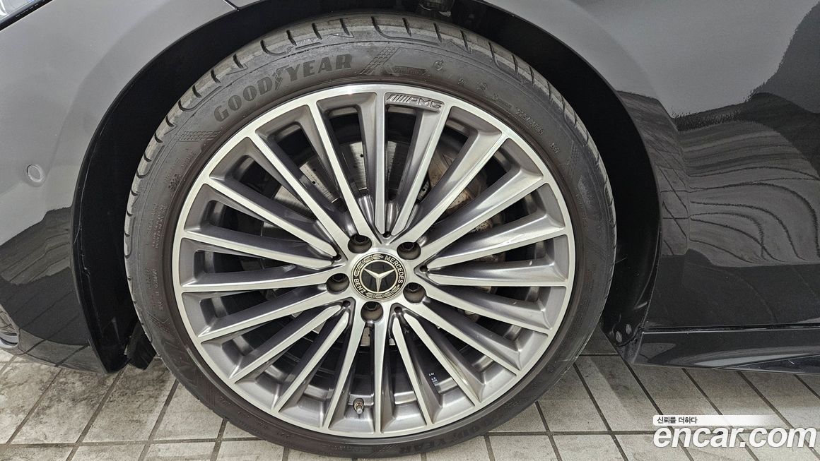 Mercedes-Benz C-Class C300 4MATIC AMG Line, 2023