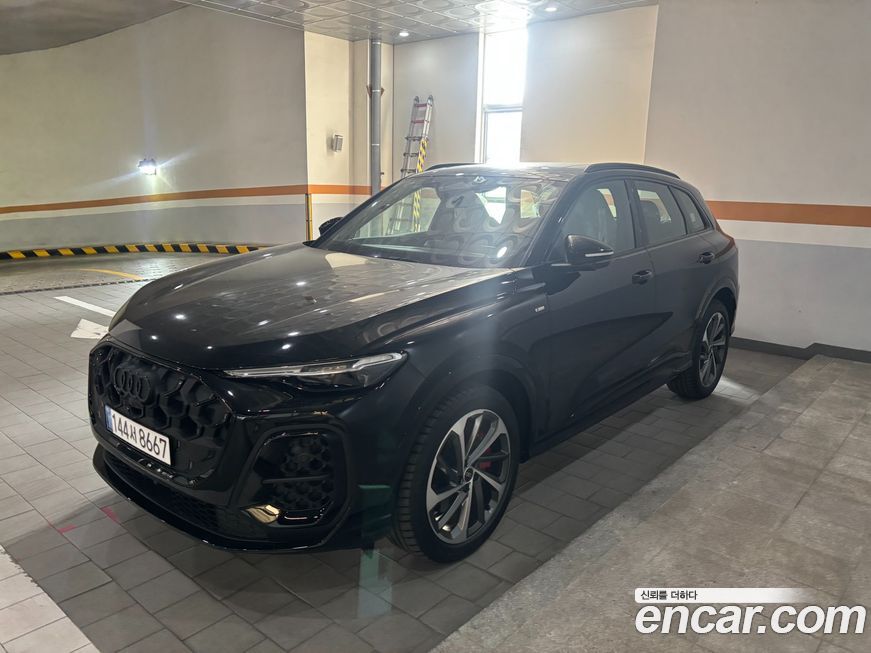 Audi Q5 40 TDI Quattro S Line Black Edition, 2025