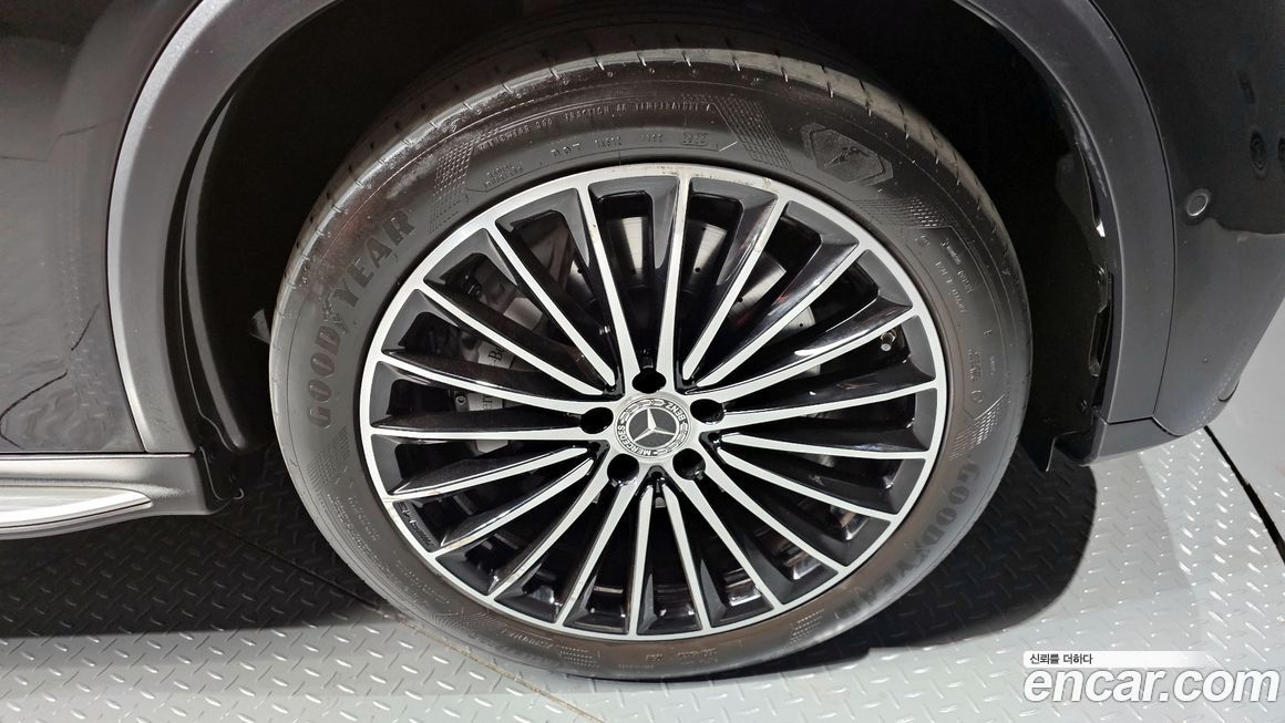 Mercedes-Benz GLC-Class GLC300 4MATIC AMG Line, 2023