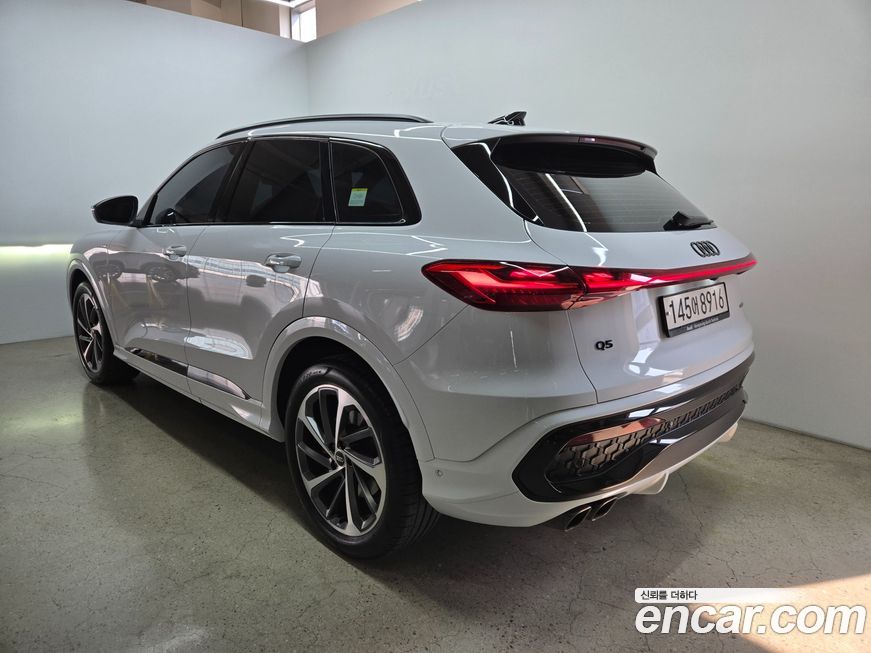 Audi Q5 40 TDI Quattro S Line Black Edition, 2025