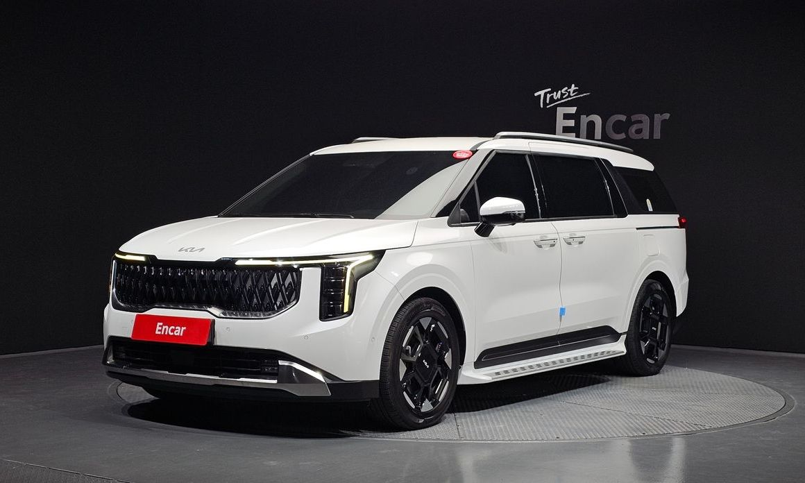 Kia Carnival 7-Seater Signature, 2024