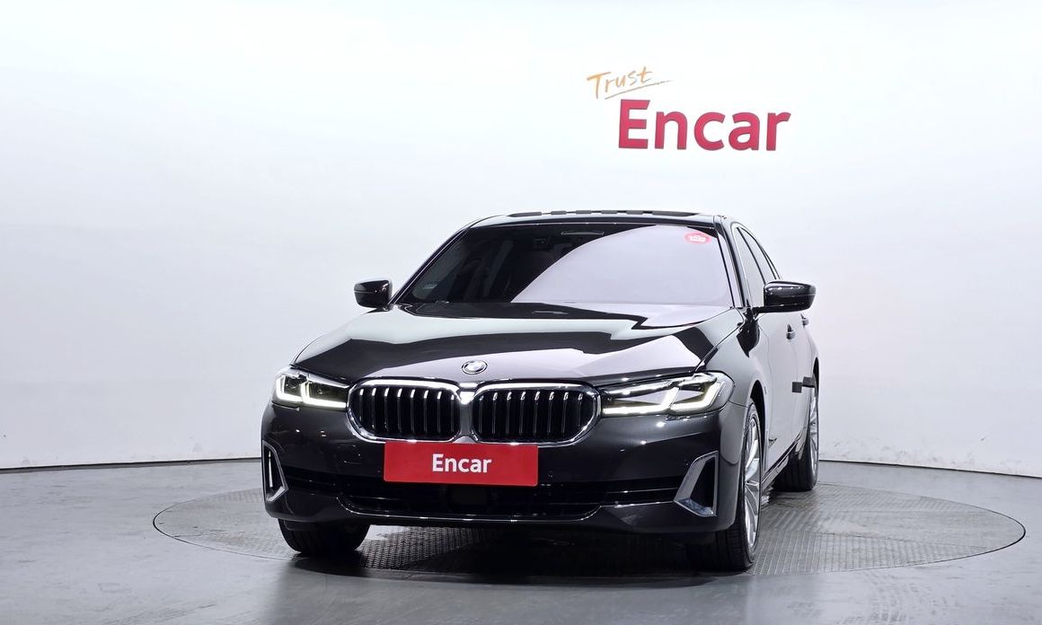 BMW 5-Series 530i xDrive Luxury, 2022