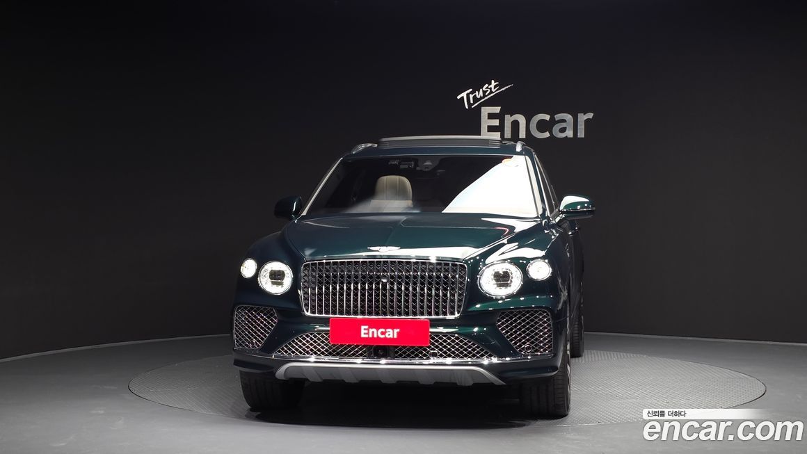Bentley Bentayga 4.0 V8 EWB First Edition, 2024