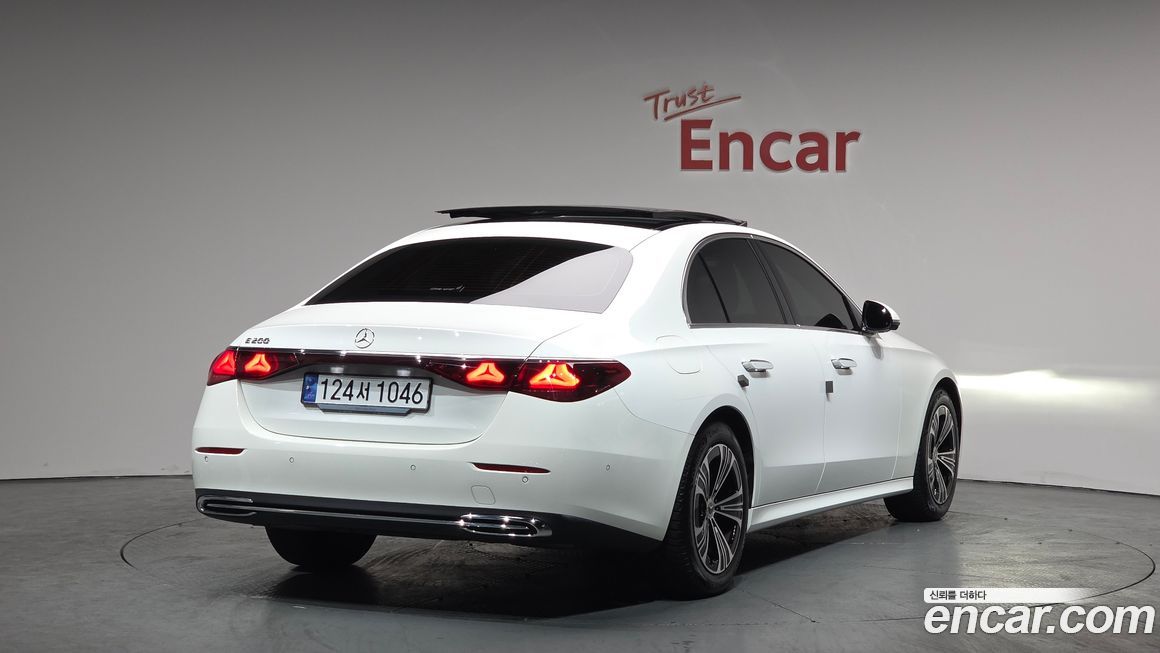 Mercedes-Benz E-Class E200 Avantgarde, 2024