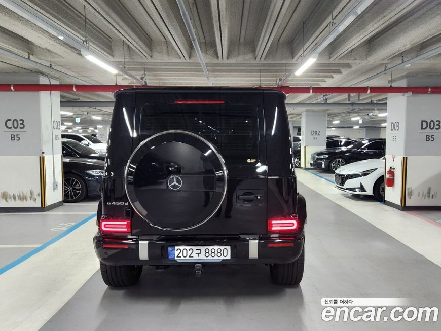 Mercedes-Benz G-Class G450d, 2025