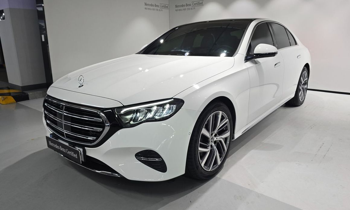 Mercedes-Benz E-Class E220d 4MATIC Exclusive, 2025