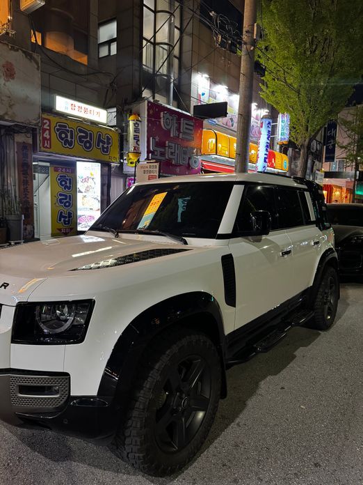 Land Rover Defender 110 P300 X-Dynamic SE, 2022
