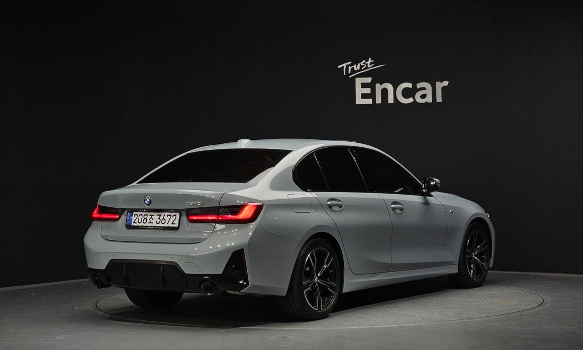 BMW 3-Series 320i M Sport, 2024
