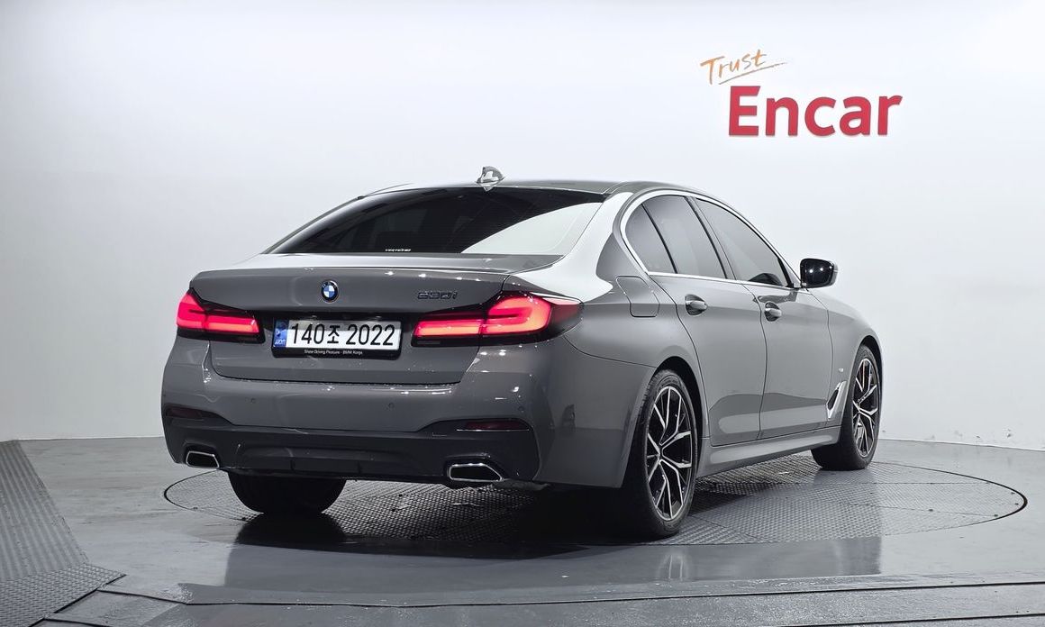 BMW 5-Series 530i M Sport Package, 2022