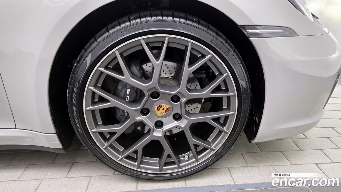 Porsche 911 Carrera Cabriolet, 2024