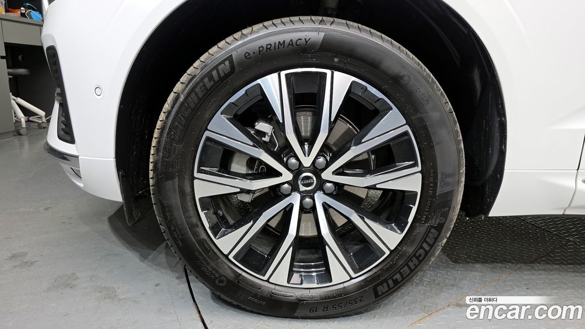 Volvo XC60 B5 Ultra Bright, 2025