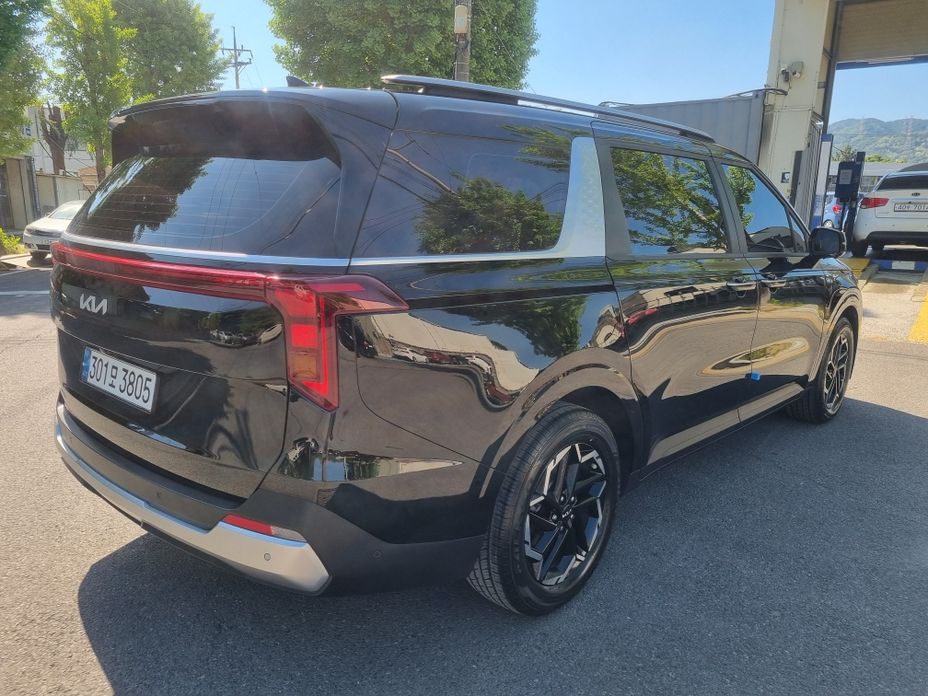 Kia Carnival 9-Seater Prestige, 2024