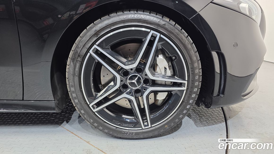 Mercedes-Benz A-Class AMG A35 4MATIC Sedan, 2022