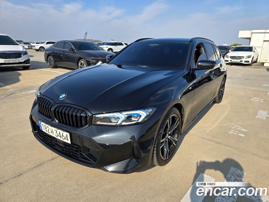 BMW 3-Series 320i Touring M Sports, 2024