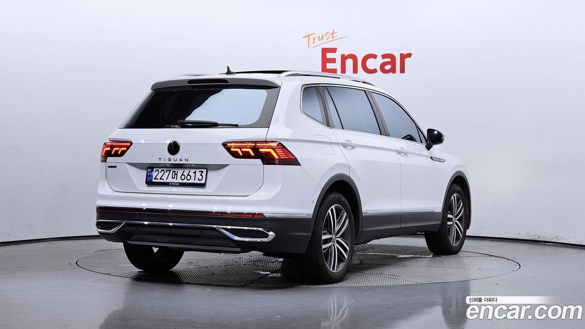 Volkswagen Tiguan 2.0 TSI Prestige, 2023