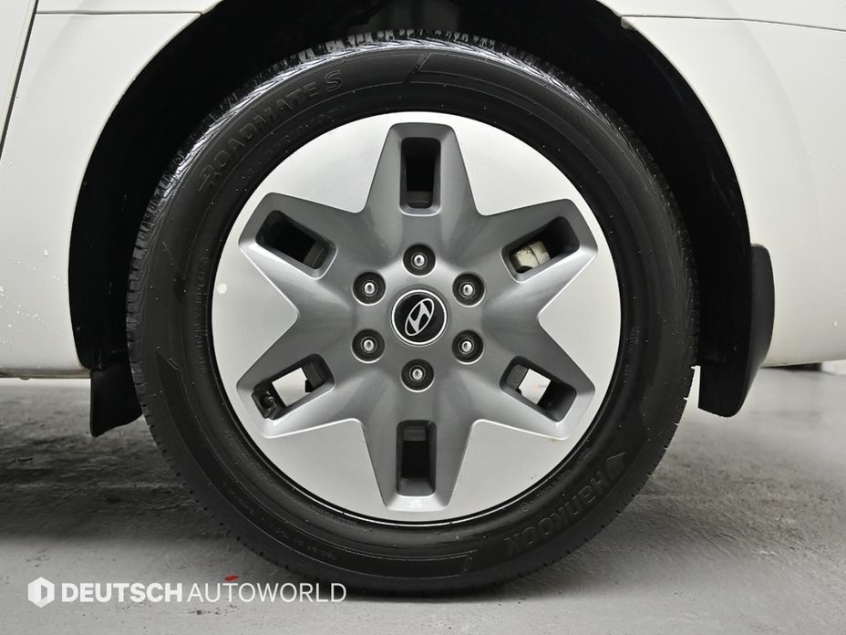 Hyundai Staria Tourer 11-Seater, 2025