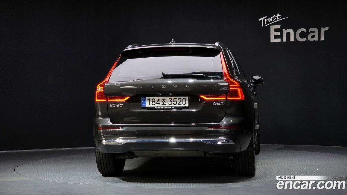 Volvo XC60 B6 Inscirtion, 2022