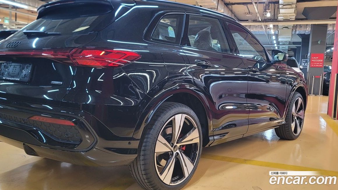 Audi Q5 40 TDI Quattro S Line Black Edition, 2025