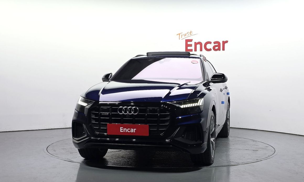Audi Q8 55 TFSI Quattro Premium, 2022