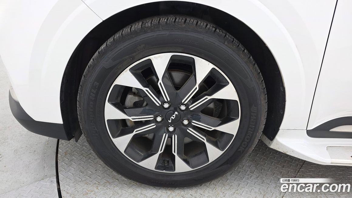Kia Carnival 9-Seater Noblesse, 2023